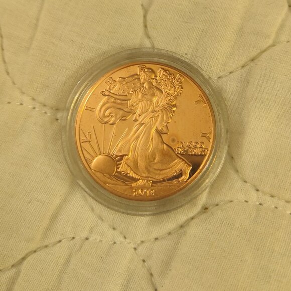 2013 American Eagle Dollar Coin Ungraded w/ Gift Box and Coin Pocket - Picture 2 of 4